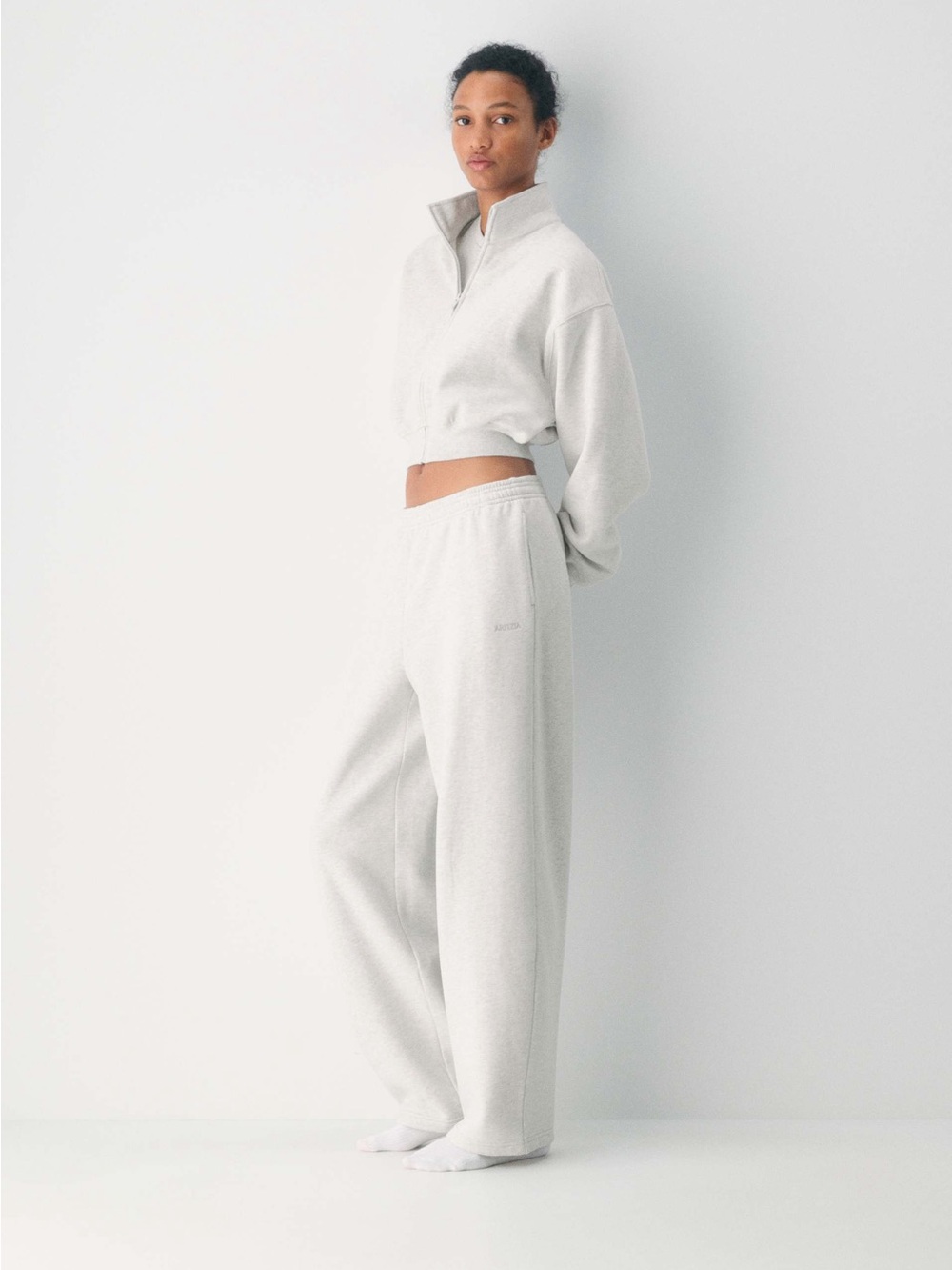 Aritzia Cozy Sweatfleece Boyfriend Barrel Sweatpant